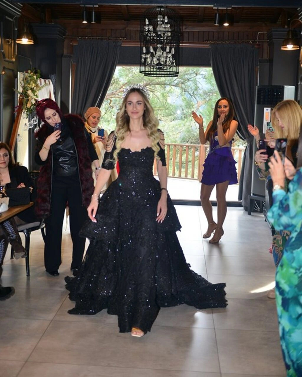 Moda tasarımcısı Özlem Değirmen'den Bursa’da renkli defile - Resim 4