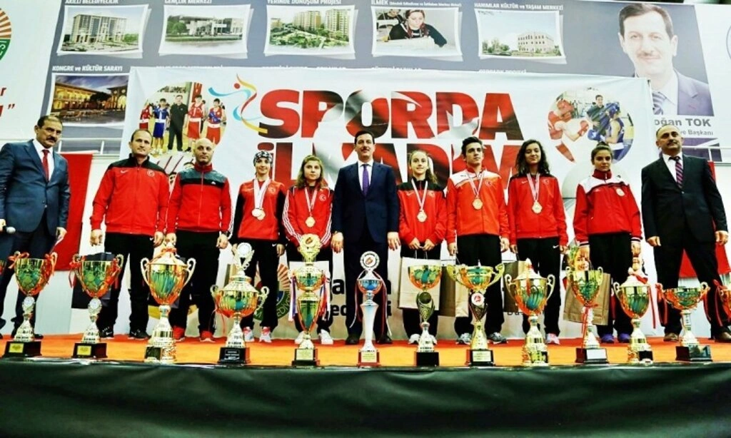 İlkadım Belediyesi 2015 Spor Yatırımları Sporcu ödül töreni - Resim 2