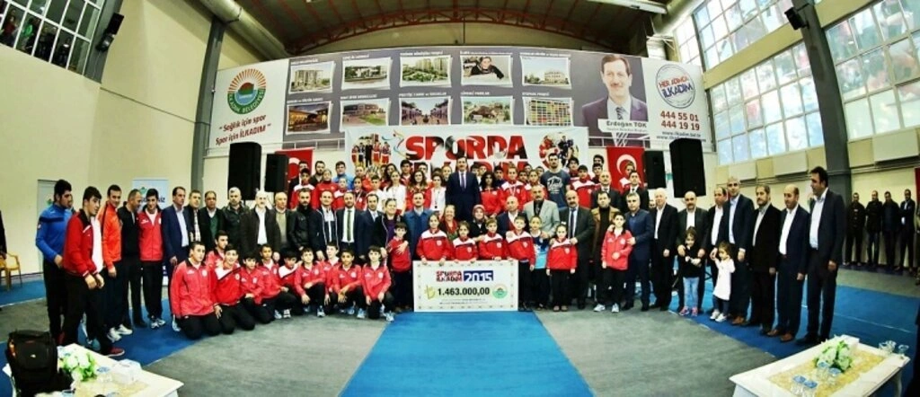 İlkadım Belediyesi 2015 Spor Yatırımları Sporcu ödül töreni - Resim 11