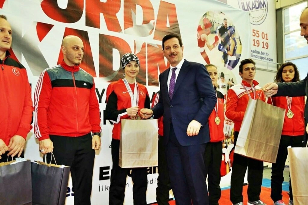 İlkadım Belediyesi 2015 Spor Yatırımları Sporcu ödül töreni - Resim 12
