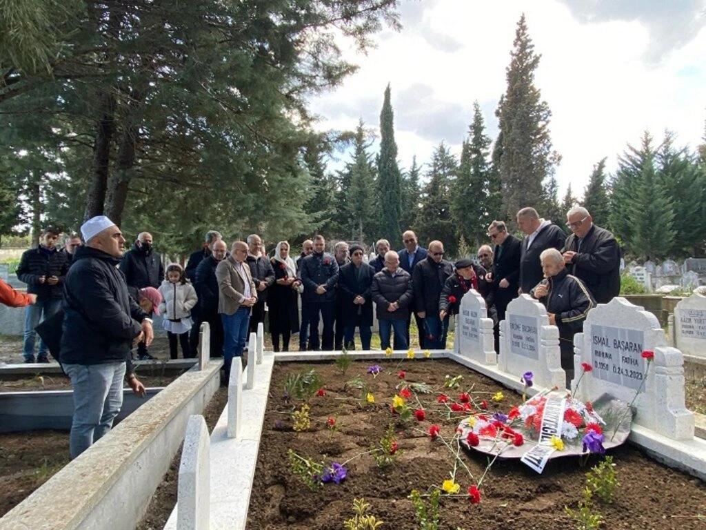 Gazeteci İsmail Başaran dualarla anıldı - Resim 1