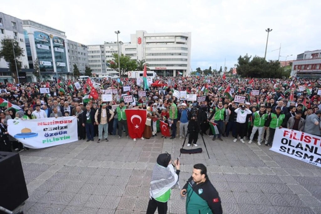 Samsun'da on binler Filistin için yürüdü - Resim 1