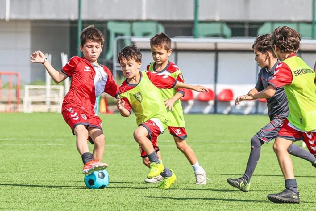 Samsunspor Futbol Okulları Şenliği Başladı - Resim 9