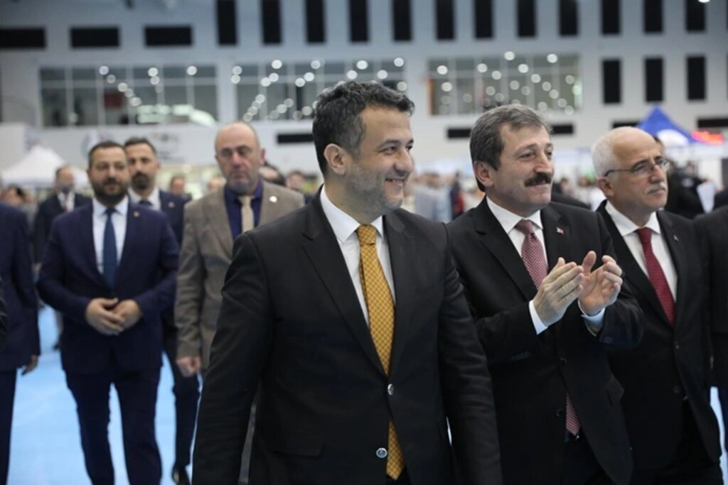 Uluslararası Türk Dünyası Bilim ve Kültür Şenliği Samsun'da coşkuyla gerçekleşti - Resim 4