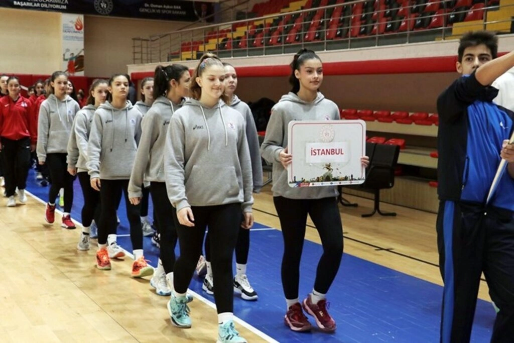 Okul Sporları Voleybol Yıldız Grup Müsabakaları başladı - Resim 2