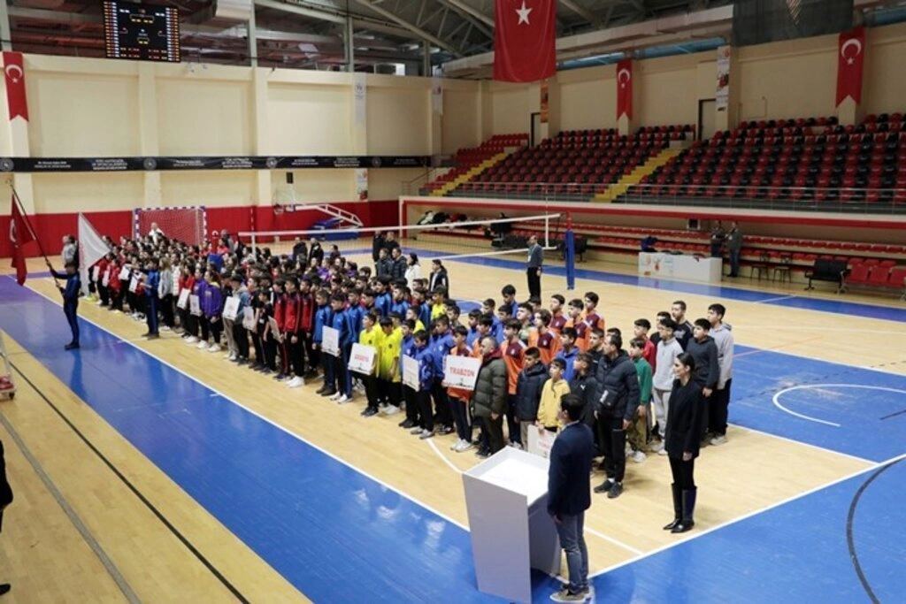 Okul Sporları Voleybol Yıldız Grup Müsabakaları başladı - Resim 4