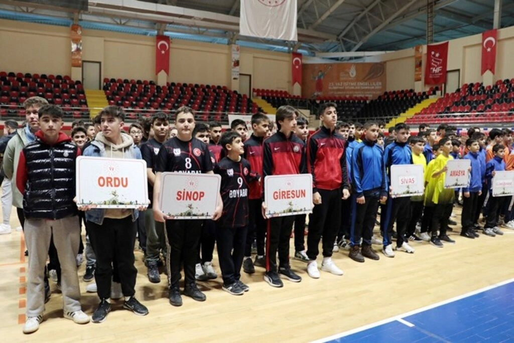 Okul Sporları Voleybol Yıldız Grup Müsabakaları başladı - Resim 7