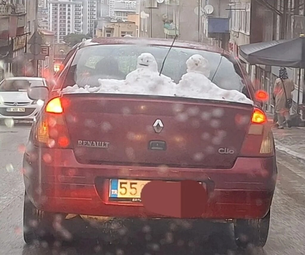 Samsun'da Kar Sanata Dönüştü: Birbirinden İlginç Kardan Adamlar - Resim 15