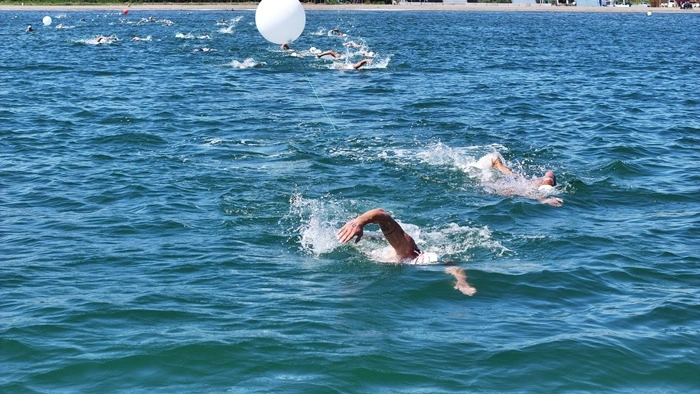 Terme Açık Su Yüzme Yarışması Fotoğrafları - Resim 12