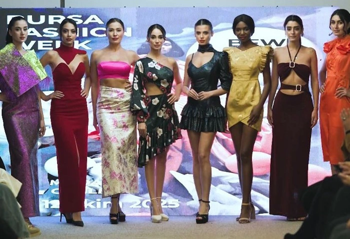 Fashion Week Successo defilesi izleyenleri büyüledi - Resim 5