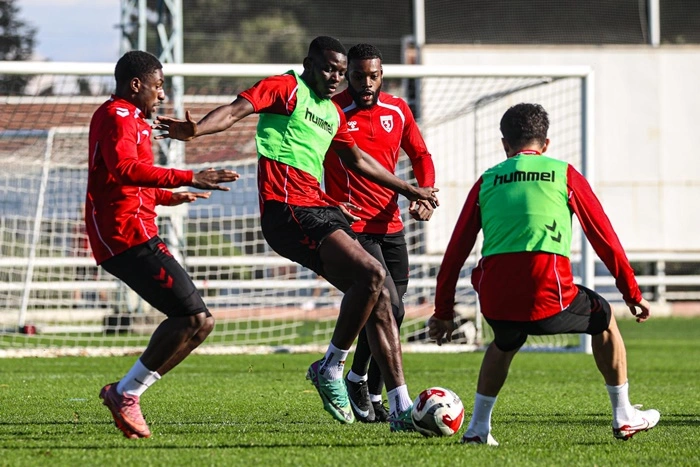 Samsunspor Galatasaray maçı hazırlıklarına başladı - Resim 3