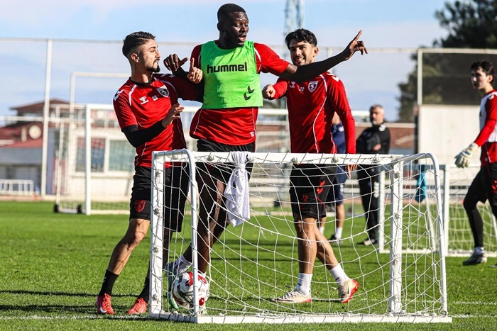 Samsunspor Galatasaray maçı hazırlıklarına başladı - Resim 4