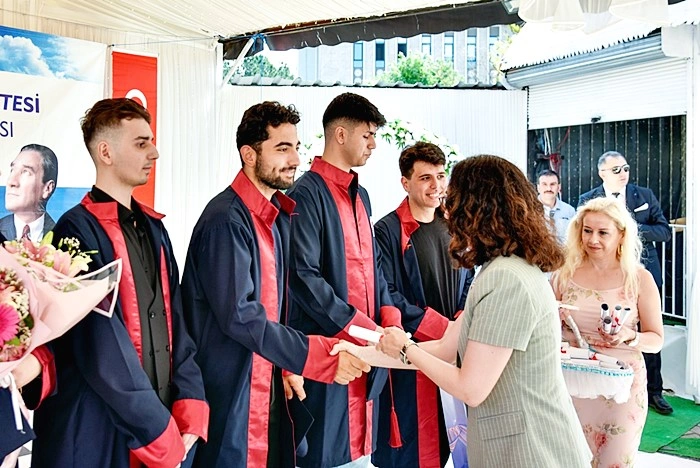 Çarşamba Ticaret Borsası MYO’da Mezuniyet Sevinci - Resim 6