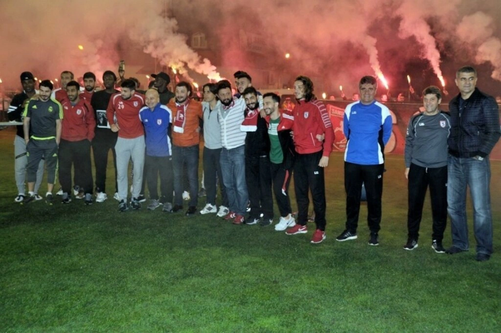 Söğütlübahçe taraftar grubu - Resim 4