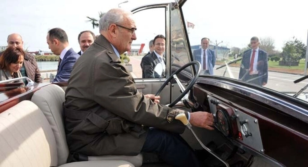 Samsun Büyükşehir Belediyesi, Gazi Mustafa Kemal Atatürk’ün makam aracı olarak kullandığı otomobilin aynısını yaptırdı. - Resim 4