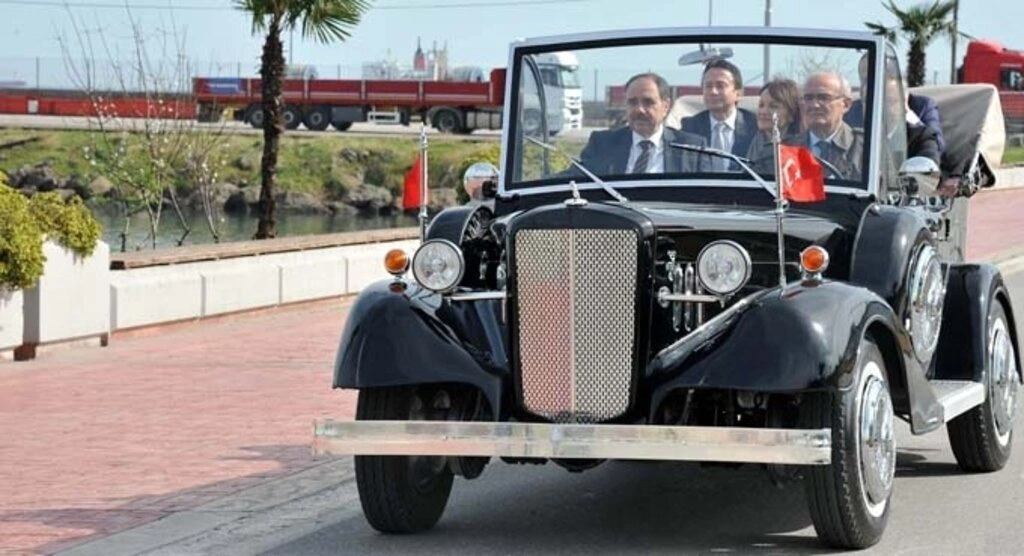 Samsun Büyükşehir Belediyesi, Gazi Mustafa Kemal Atatürk’ün makam aracı olarak kullandığı otomobilin aynısını yaptırdı. - Resim 6