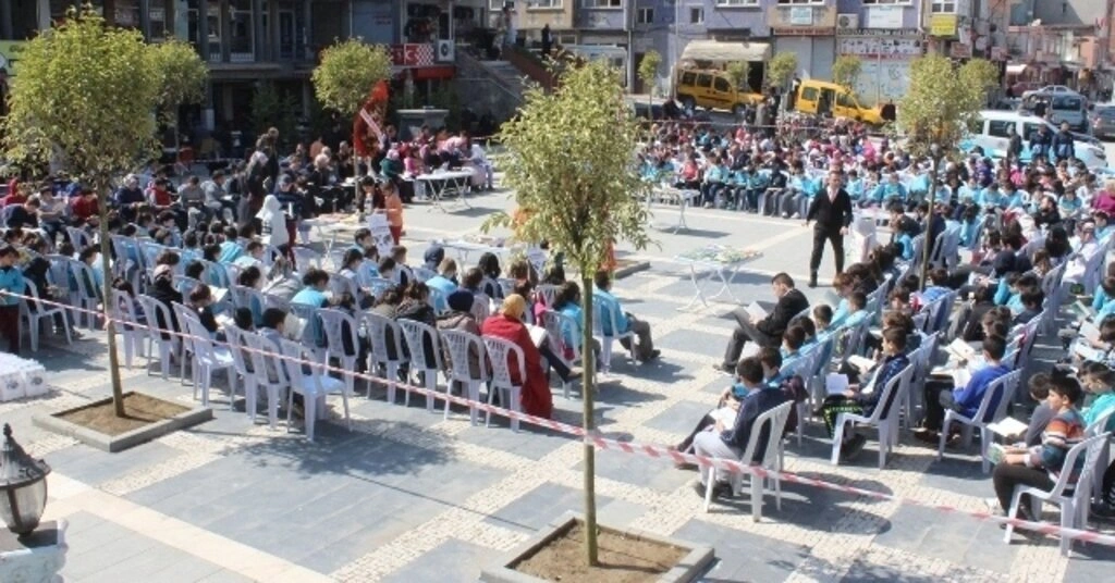 KİTAP SEVGİSİ TEKKEKÖYLÜ ÇOCUKLARI MEYDANDA BULUŞTURDU - Resim 5