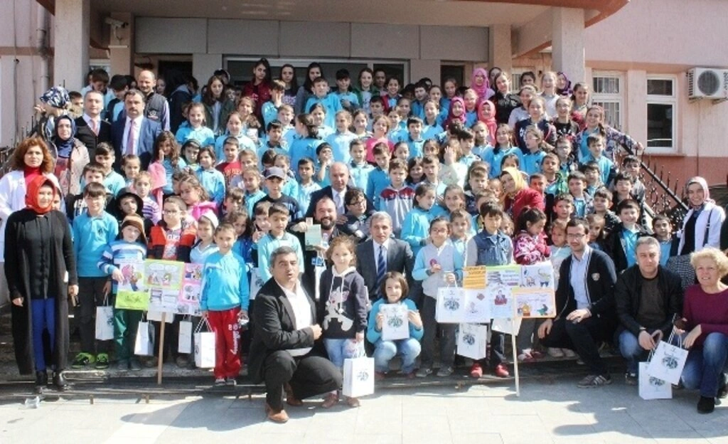KİTAP SEVGİSİ TEKKEKÖYLÜ ÇOCUKLARI MEYDANDA BULUŞTURDU - Resim 12