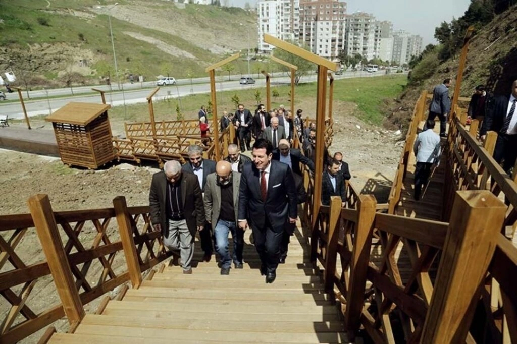 HALKIMIZ İÇİN HEP BİRLİKTE GECE GÜNDÜZ ÇALIŞIYORUZ - Resim 2