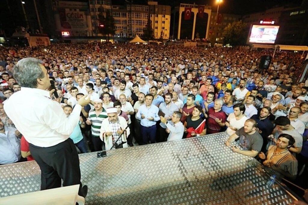 Türkiye'de dimdik duran Başkomutan Erdoğan var - Resim 4