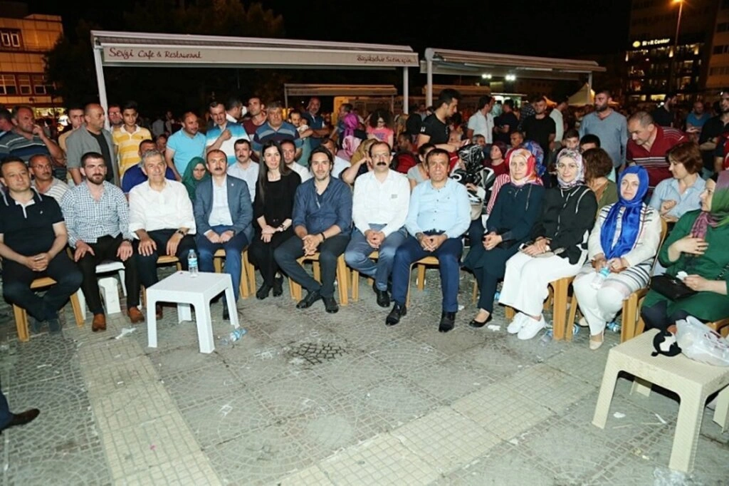 Türkiye'de dimdik duran Başkomutan Erdoğan var - Resim 6