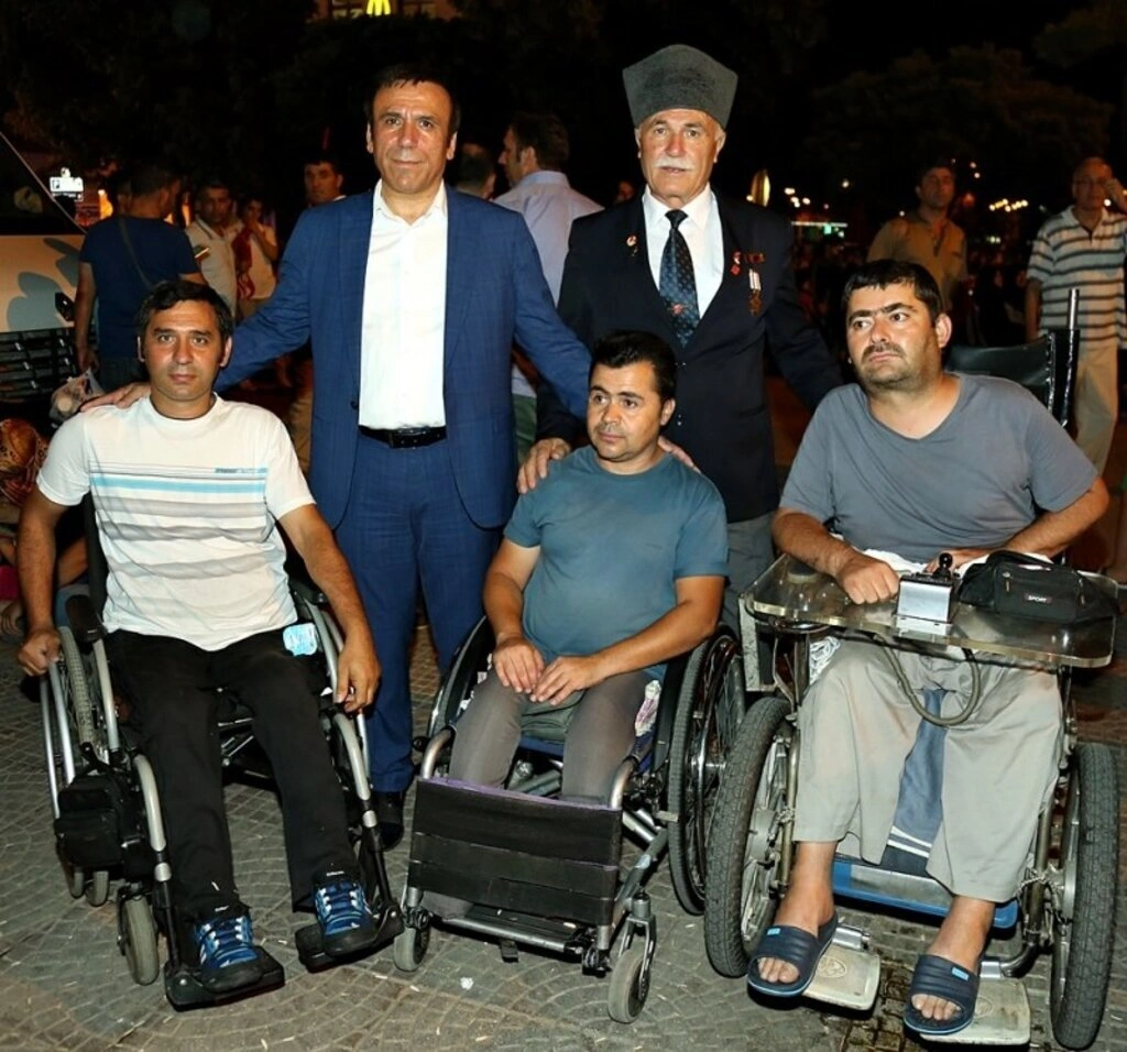 Canik Belediye Başkanı Osman Genç Demokrasi nöbeti - Resim 2