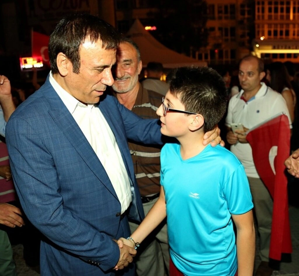 Canik Belediye Başkanı Osman Genç Demokrasi nöbeti - Resim 3