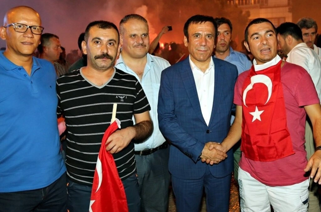 Canik Belediye Başkanı Osman Genç Demokrasi nöbeti - Resim 8