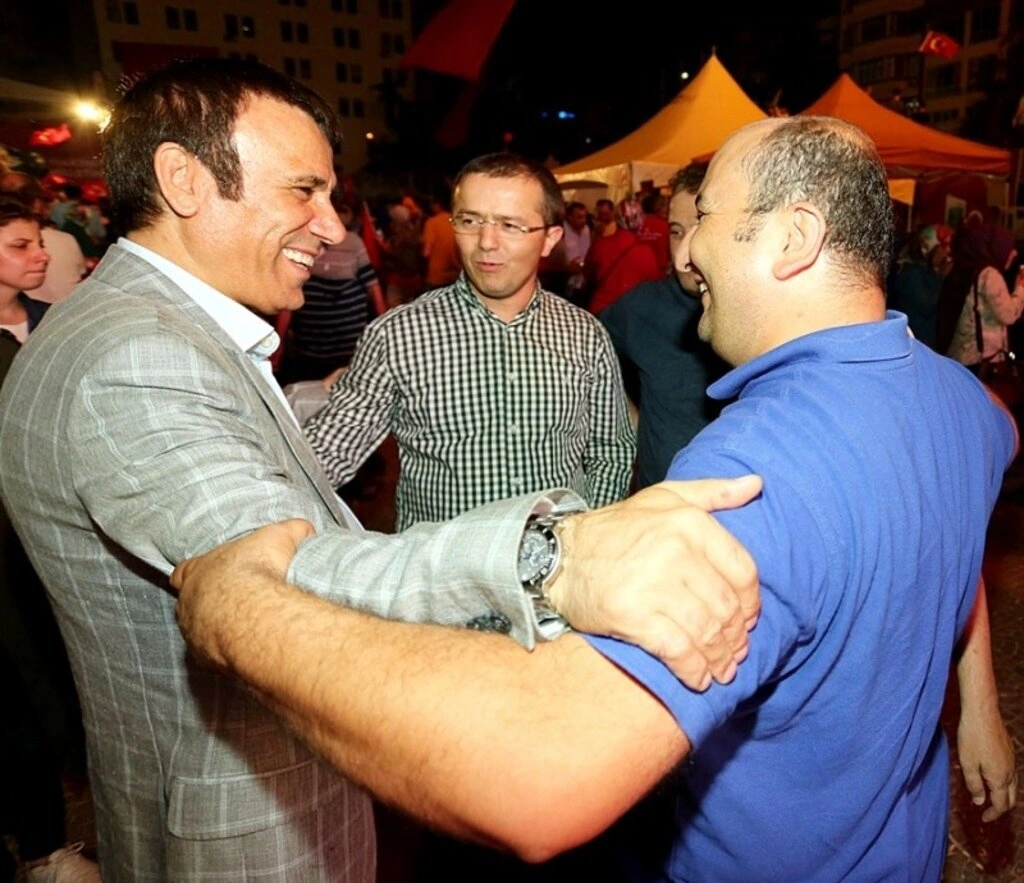 Genç ailesi demokrasi nöbetinde - Resim 13