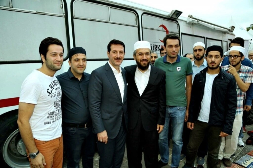 İlkadım Belediyesi Cuma sabah namazı - Resim 3