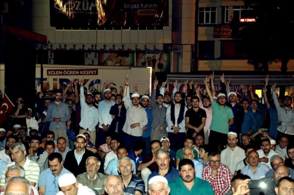 İlkadım Belediyesi Cuma sabah namazı - Resim 15