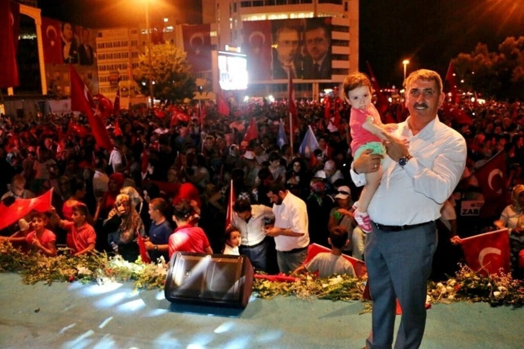 Milletvekili Köktaş demokrasi nöbeti resimleri - Resim 4