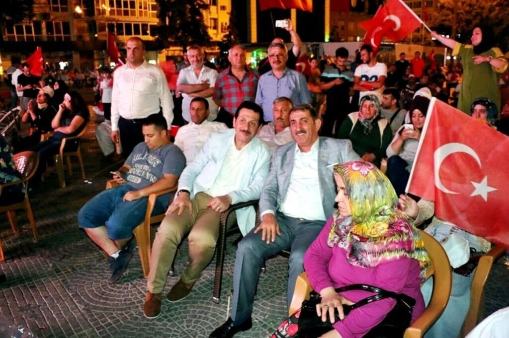 Milletvekili Köktaş demokrasi nöbeti resimleri - Resim 11