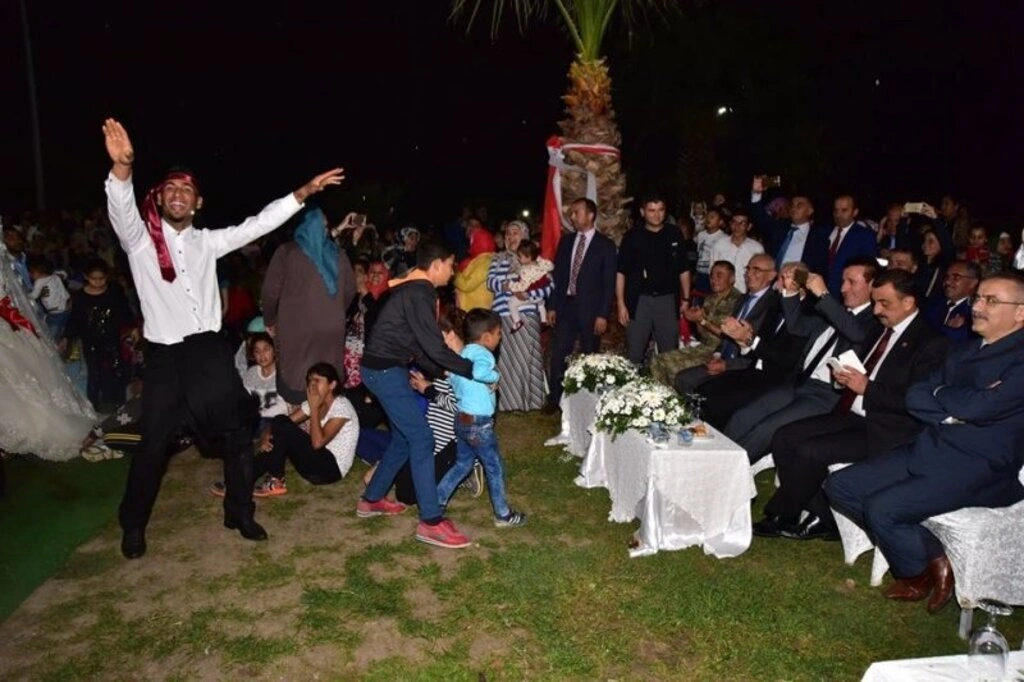 Böyle olur roman düğünü - Resim 7