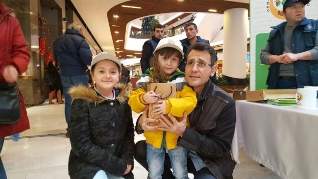 Samsun Orman Fidanlık Müdürlüğü Piazza AVM'de fidan dağıttı - Resim 2