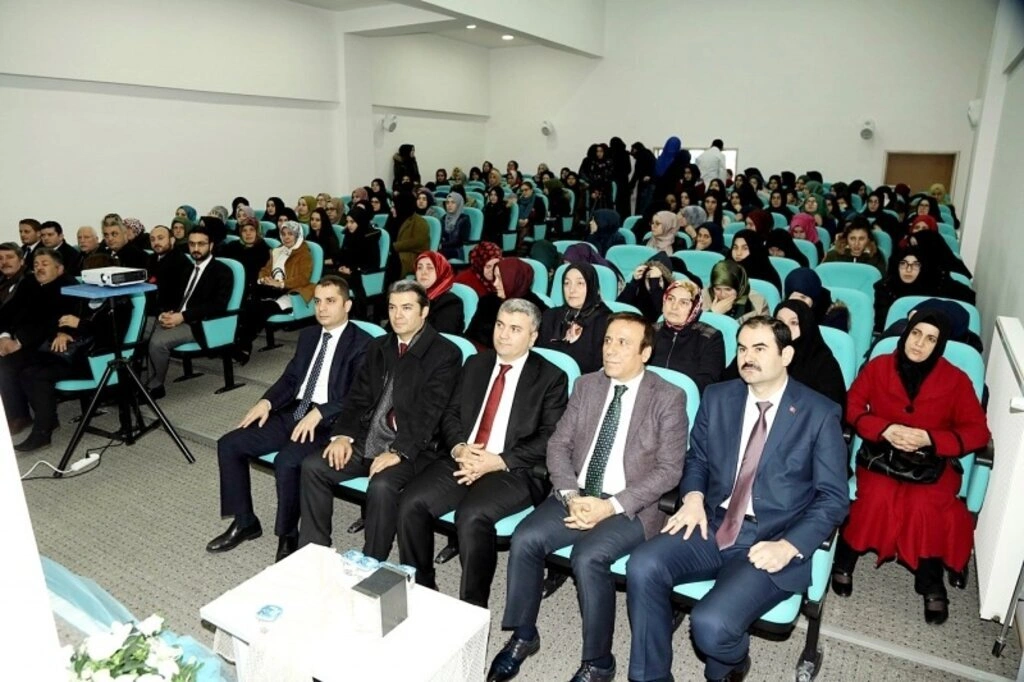 Canik Belediyesi Anadolu İmam-Hatip Lisesi'ne konferans salonu - Resim 1