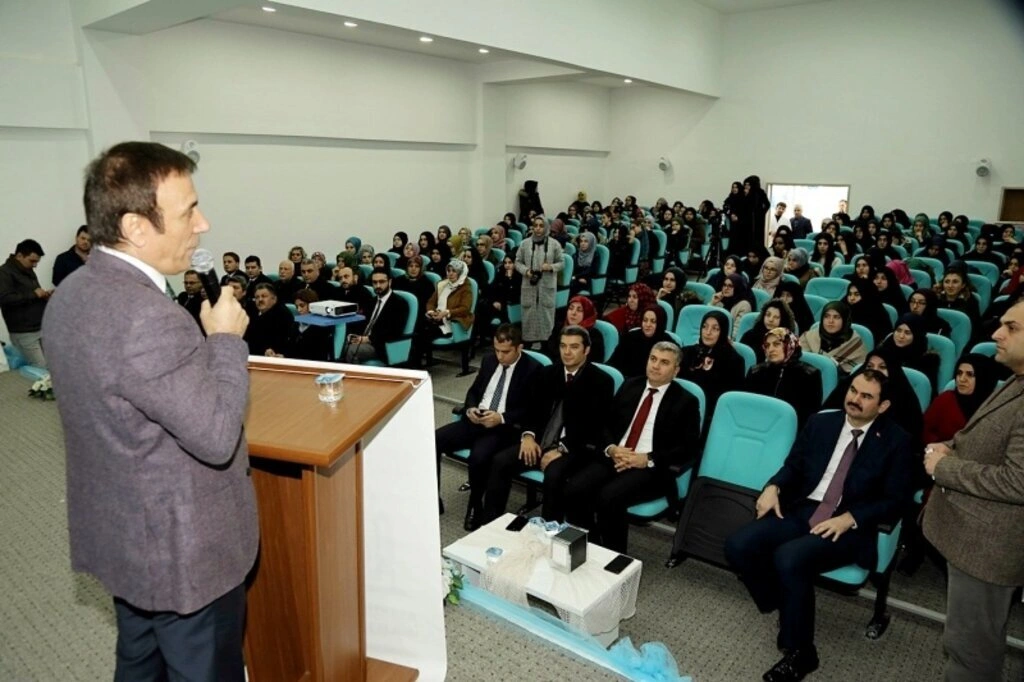 Canik Belediyesi Anadolu İmam-Hatip Lisesi'ne konferans salonu - Resim 2