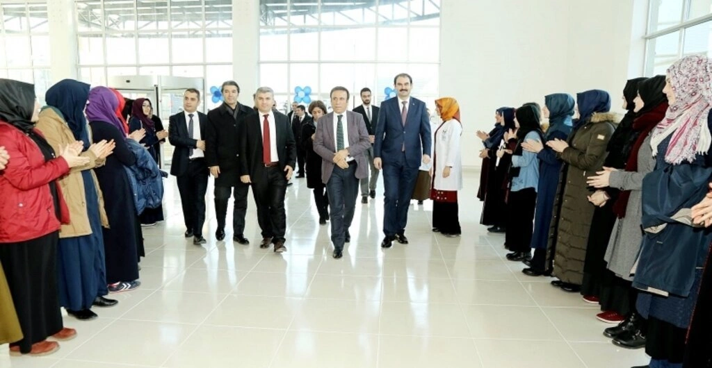 Canik Belediyesi Anadolu İmam-Hatip Lisesi'ne konferans salonu - Resim 3