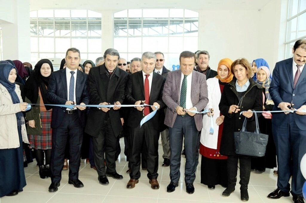 Canik Belediyesi Anadolu İmam-Hatip Lisesi'ne konferans salonu - Resim 4