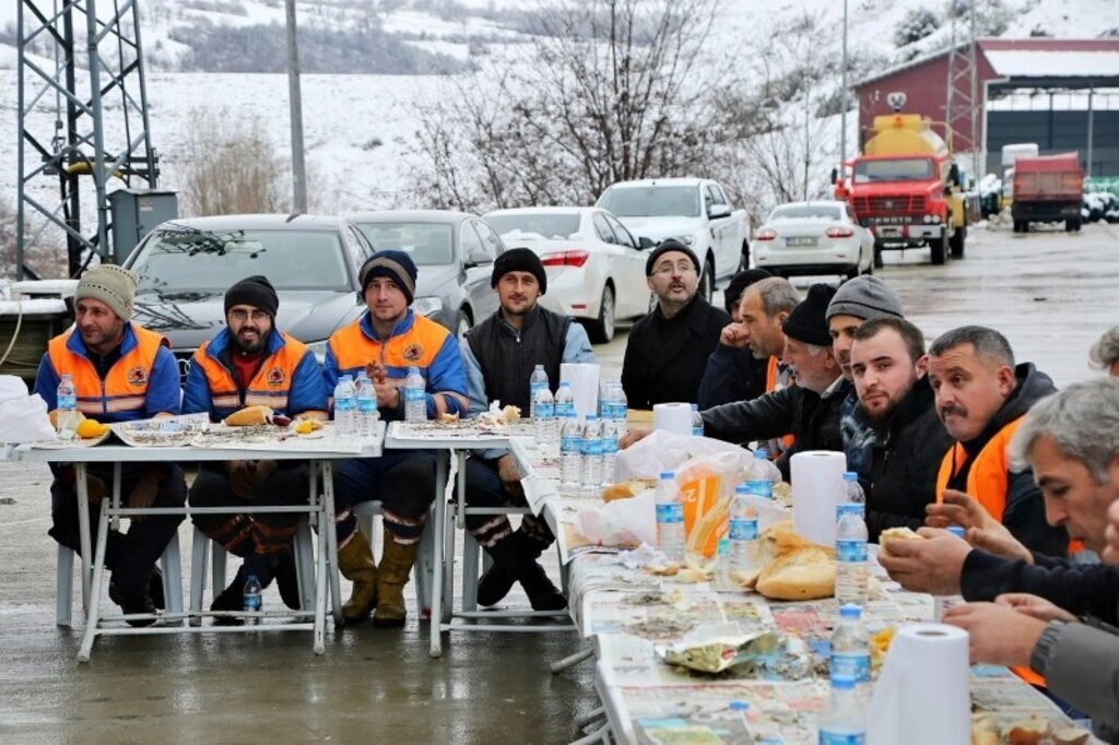 Başkan Taşçı’dan kar mücadele ekibine teşekkür - Resim 2