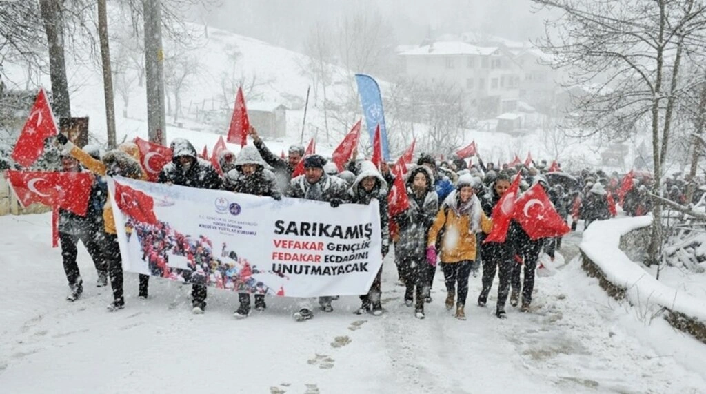 OMÜ'lü öğrenciler Ladik Akdağ'da Sarıkamış Şehitleri'ni andılar - Resim 4