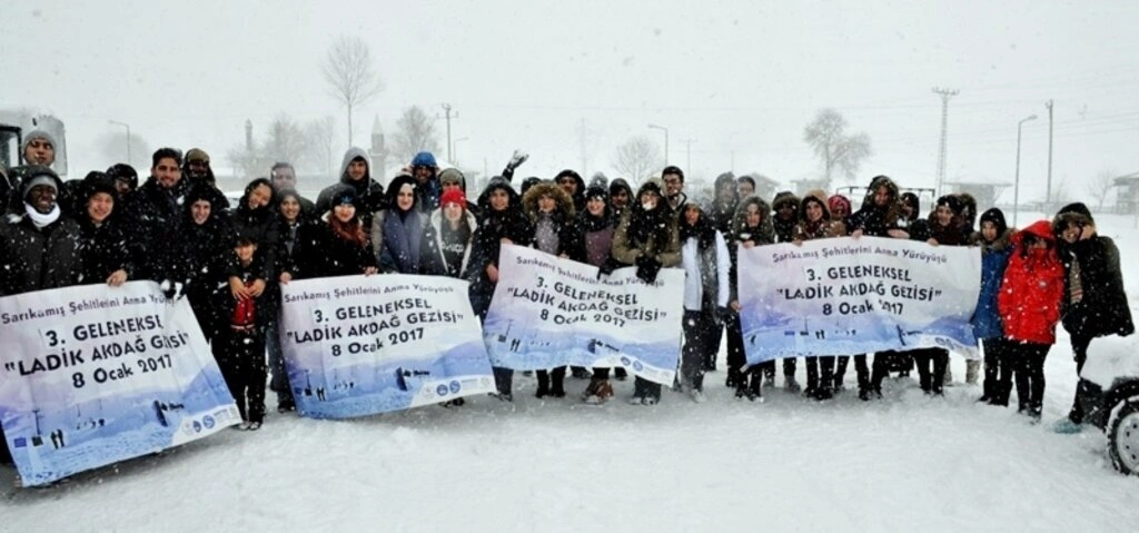 OMÜ'lü öğrenciler Ladik Akdağ'da Sarıkamış Şehitleri'ni andılar - Resim 6