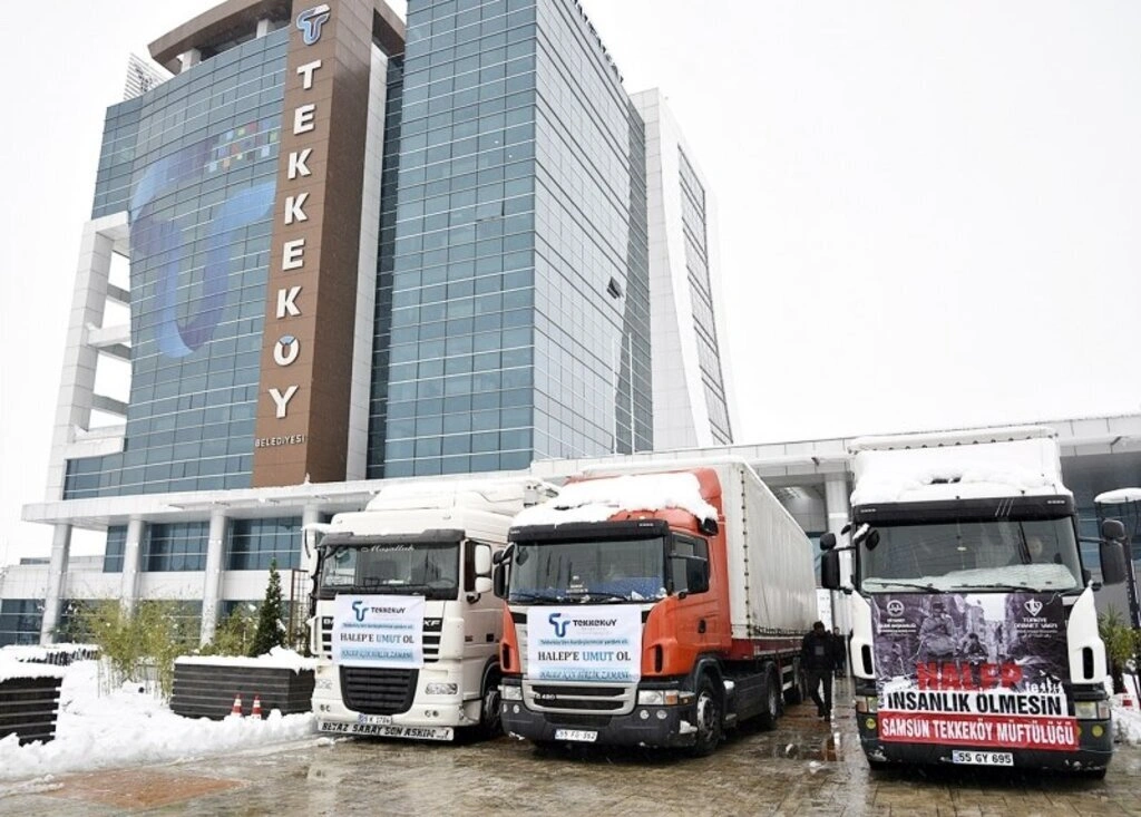 Tekkeköy yardım tırlarını dualarla uğurlandı - Resim 2