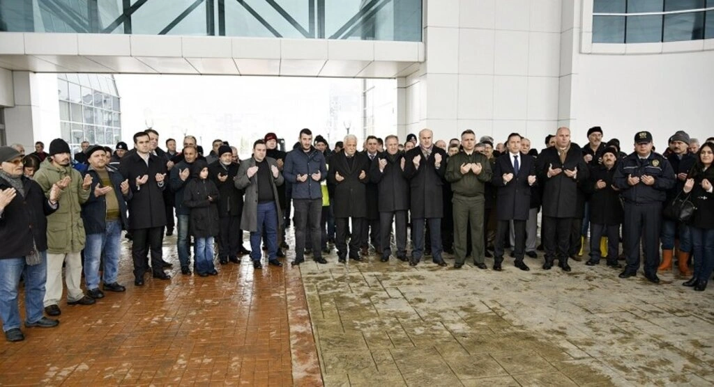 Tekkeköy yardım tırlarını dualarla uğurlandı - Resim 5