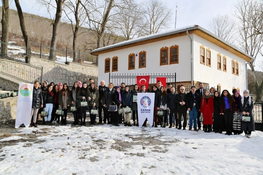 Genç Öğrencilerden İlkadım Belediye Başkanı Erdoğan Tok’a Teşekkür - Resim 2