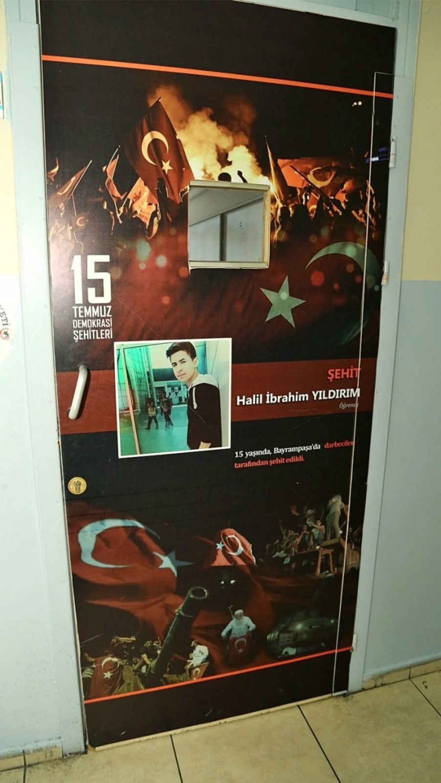 İlkadım'daki sınıf kapıları Türk Bayrakları ve 15 Temmuz Kahramanları ile süslendi - Resim 8