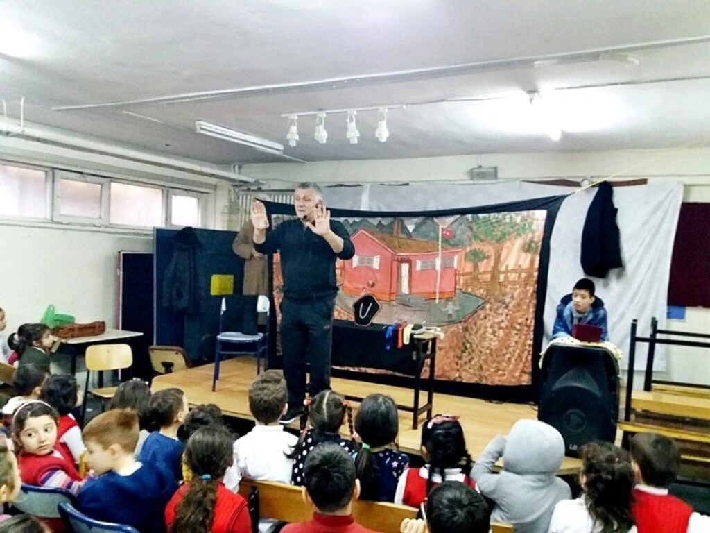 TÜRFAD’tan 'Renkli Dünyalar' Müzikli danslı çocuk oyunu  - Resim 1
