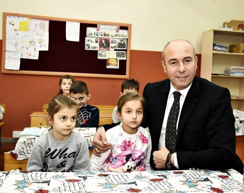 Başkan Hasan Togar öğrencilerin karne heyecanını paylaştı - Resim 6
