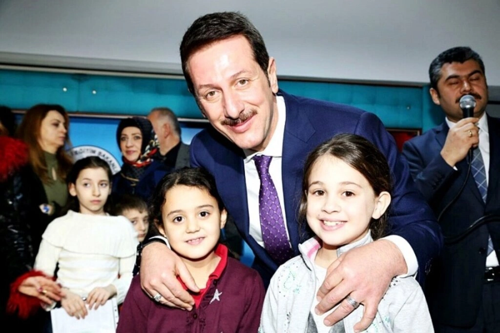 Başkan Erdoğan Tok miniklerle karne sevincini paylaştı - Resim 3