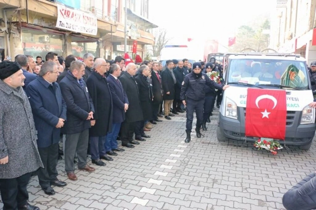 Şehit Ramazan Taşkın son yolculuğuna uğurlandı - Resim 3